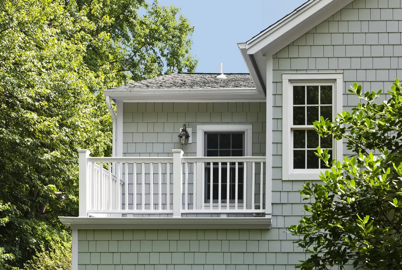 Discover the best James Hardie siding colors for your home. Compare every Statement Collection color and choose the perfect look with confidence.