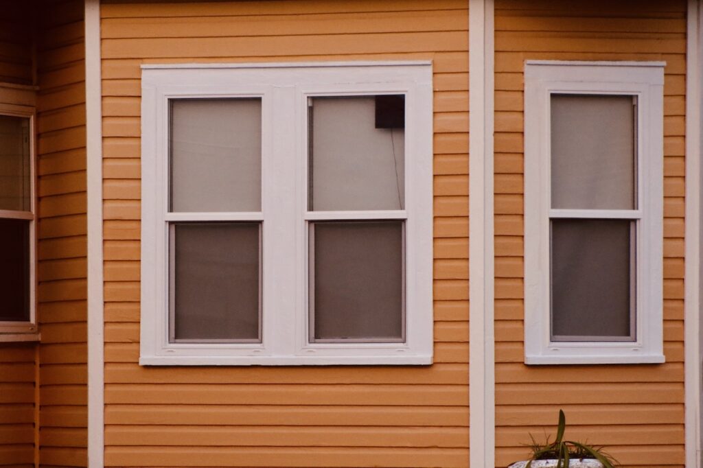 How to Get Paint Off Vinyl Siding: A Safe Step-by-Step Guide