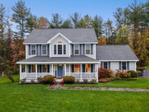 How to Remove Green Algae From Vinyl Siding